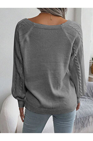 Kadın Kayık Yaka Saç Örgü Desenli Düğme Detaylı Gri Triko Kazak