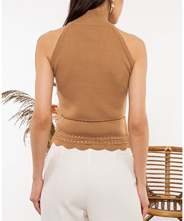 Kadın Halter Yaka Dantel Detaylı Bluz Camel