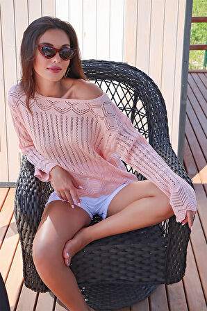 KAYIK YAKA KOL UÇLARI VOLANLI MOTİF DETAYLI KAZAK PUDRA