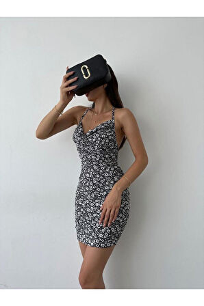 Çiçek Desenli Yanları Büzgülü Sırt Dekolteli Elbise