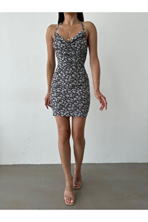 Çiçek Desenli Yanları Büzgülü Sırt Dekolteli Elbise