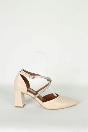 Kadın Siyah Hakiki Deri Detaylı Topuklu Ayakkabı