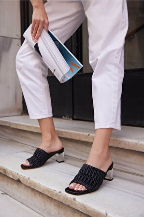 Kadın Koyu Krem Hakiki Deri Topuk Detaylı Terlik