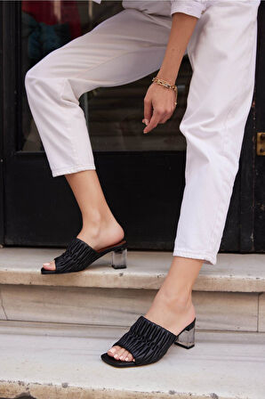 Kadın Koyu Krem Hakiki Deri Topuk Detaylı Terlik