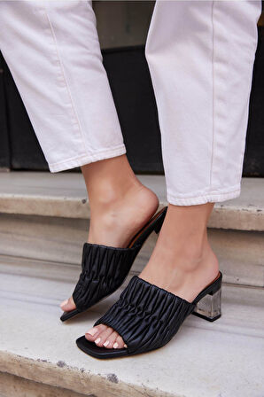 Kadın Koyu Krem Hakiki Deri Topuk Detaylı Terlik