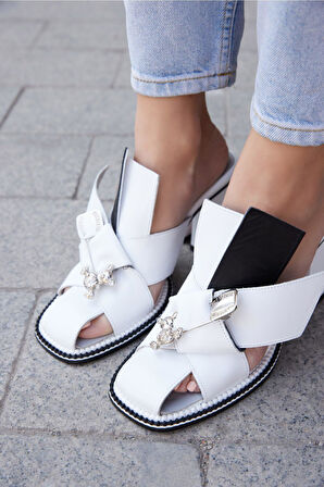 Kadın Deri Terlik Topuk Detaylı Beyaz