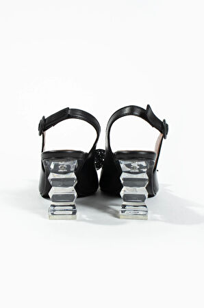 Kadın Siyah Hakiki Deri Aksesuar Detaylı Topuklu Ayakkabı