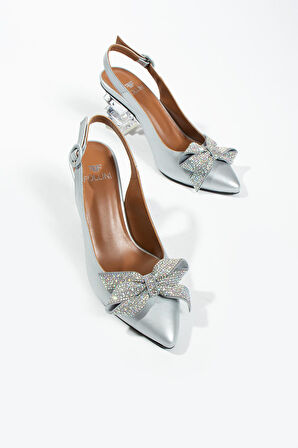 Kadın Siyah Hakiki Deri Aksesuar Ve Topuk Detaylı Ayakkabı Gümüş