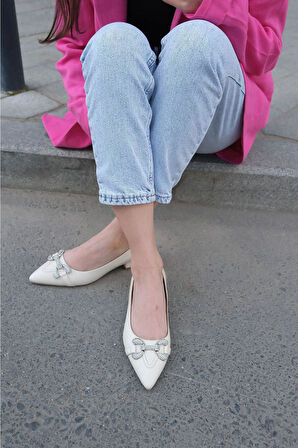 Kadın Deri Babet Aksesuarlı Krem