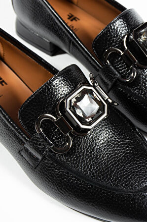 Kadın Siyah Deri Aksesuar Detaylı Ayakkabı