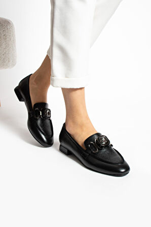 Kadın Siyah Deri Aksesuar Detaylı Ayakkabı