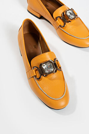 Kadın Siyah Deri Aksesuar Detaylı Ayakkabı