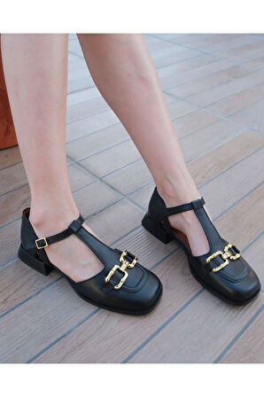 Kadın Siyah Aksesuar Detaylı Sandalet