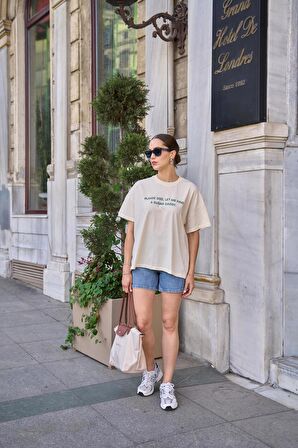 Bisiklet Yaka Yazılı Ekru Kadın Oversize T-shirt