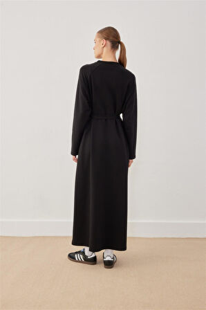 2400 Kolu Etiket Detaylı Kuşaklı Uzun Elbise