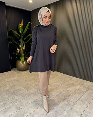 7014 Omuzu Kolu Düğmeli Vanezia Triko Tunik