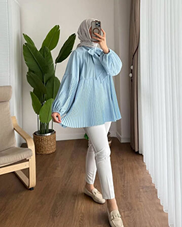 3041 İnce Pile Detaylı Yakadan Fularlı Balon Kol Gömlek Tunik