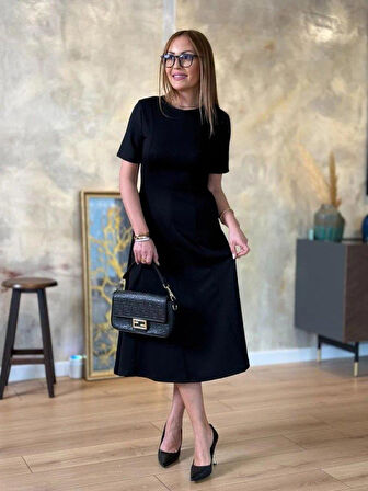 Kadın Kısa Kollu Bisiklet Yaka Midi Viskon Iki Iplik Elbise