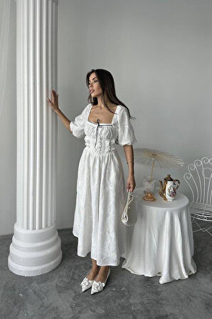 Beyaz Dantel Detaylı Brode Elbise