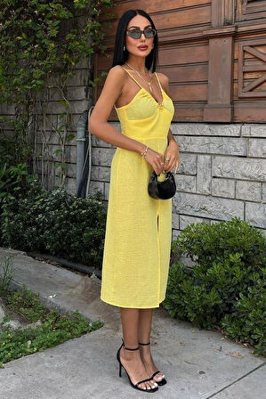 Göğsü Aksesuarlı Önü Yırtmaçlı Elbise 2899