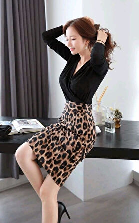 Kadın Uzun Kollu Kruvaze Yaka üst Ithal Krep Alt Dalgıç Leopar Detaylı Elbise