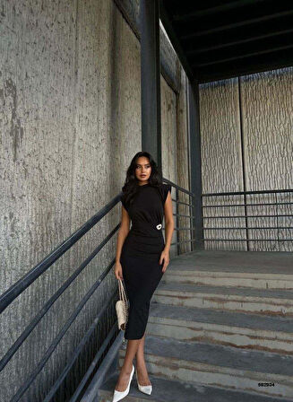 Kadın Bisiklet Yaka Vatkalı Broş Detay Kısa Kol Midi Boy Elbise