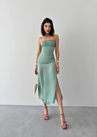 Oxpo Yırtmaç Detaylı Elbise