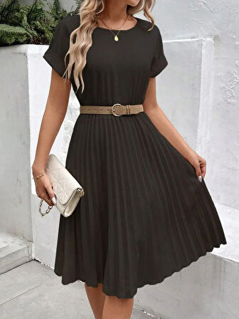 Kadın Kısa Kollu Yakası Açık Belden Lastikli Pileli Kısa Ithal Krep Elbise