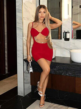 Markano  Zincir Detaylı Göğüs Dekolteli Kırmızı Mini Club Elbisesi