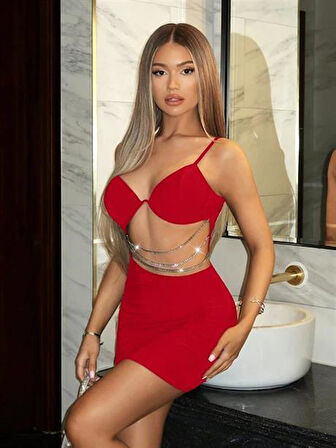 Markano  Zincir Detaylı Göğüs Dekolteli Kırmızı Mini Club Elbisesi