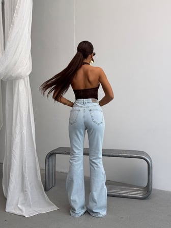 Kadın Yüksek Bel Çapraz Kemer Detaylı İspanyol Paça Jean Pantolon
