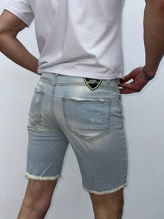 Buz Mavi Yırtık Detaylı Slim Fit Jean Şort