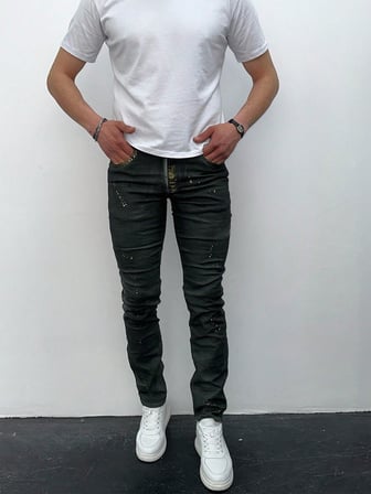Erkek Siyah Slim Fit Yıpratılmış ve Boya Detaylı Denim Pantolon – Sokak Stili, Rahat Kesim