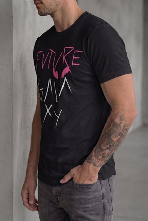 Erkek Sırtı Yazılı ve Alien Desenli Bisiklet Yaka Streetwear Tişört