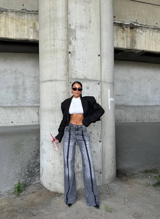 Kadın Yüksek Bel Geniş Paça Önü Şerit Detaylı Mugler Tarzı Pamuklu Jean Pantolon