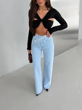 Asimetrik Kemer Detaylı Yüksek Bel Bol Paça  Denim Pantolon