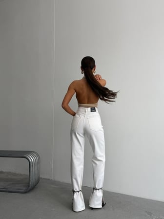 Kadıni Yüksek Bel Paçası Zincir Detaylı Yırtmaçlı Jean Pantolon