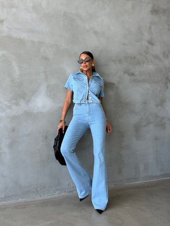 Kadın Lıkralı Kot Takım - Kısa Kollu Cep Detaylı Denim Ceket ve İspanyol Paça Pantolon İkili Set