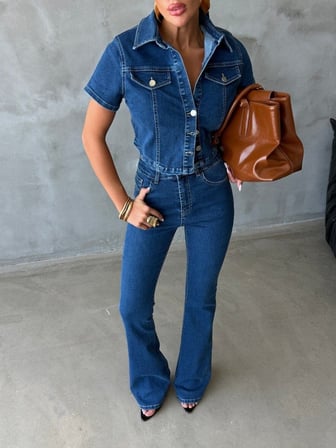 Kadın Lıkralı Kot Takım - Kısa Kollu Cep Detaylı Denim Ceket ve İspanyol Paça Pantolon İkili Set
