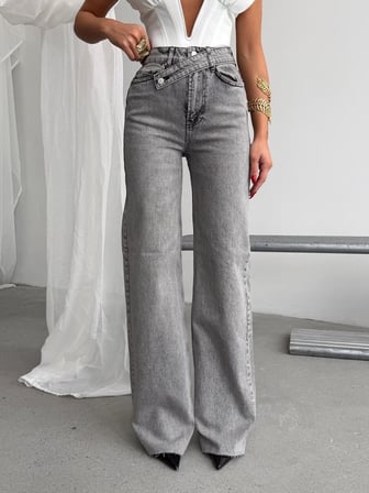Asimetrik Kemer Detaylı Yüksek Bel Bol Paça  Denim Pantolon
