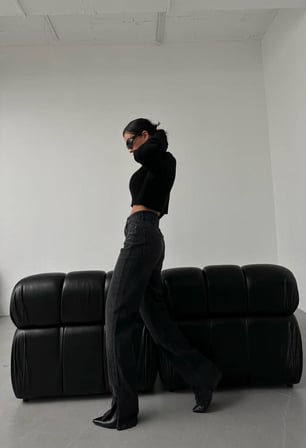 Kadın Yüksek Bel Paçası Yırtmaçlı Işıltılı Likralı Jean Pantolon