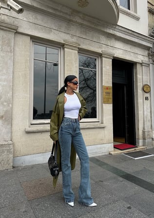 Yüksek Bel Bol ve Geniş Paça Cepli Klasik Lıkralı Denim Pantolon