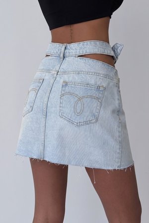 Kadın Cut-Out Detaylı Kemerli Jean Mini Etek - Tasarım Denim Etek