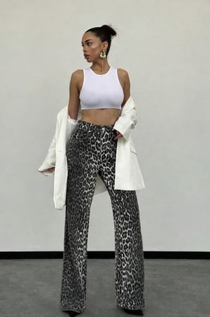 HerTon Yüksek Bel Leopar Desenli Geniş Paça Kadın Pantolon – %100 Pamuk, Trend Flare Jean