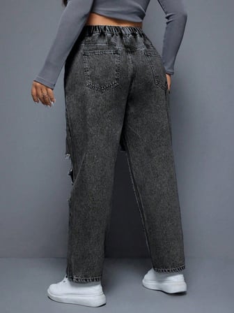 Kadın Yırtık Detaylı Battal Büyük Beden Mom Jean Pantolon – Yüksek Bel Vintage Denim Rahat Kesim Trend Pantolon