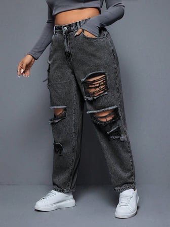 Kadın Yırtık Detaylı Battal Büyük Beden Mom Jean Pantolon – Yüksek Bel Vintage Denim Rahat Kesim Trend Pantolon