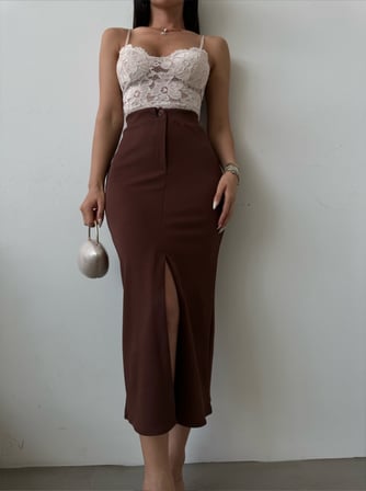 Kadın Yüksek Bel Önü Yırtmaçlı Midi Boy Örme Etek