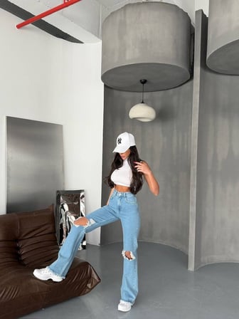 Kadın Yırtık Detaylı Yüksek Bel Denim Jean Pantolon