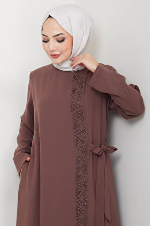 Gizli Fermuarlı Yandan Bağlamalı Boncuklu Ferace Kahverengi HM2845