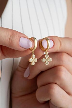 925 Ayar Gold Sallantılı Yonca Gümüş Küpe